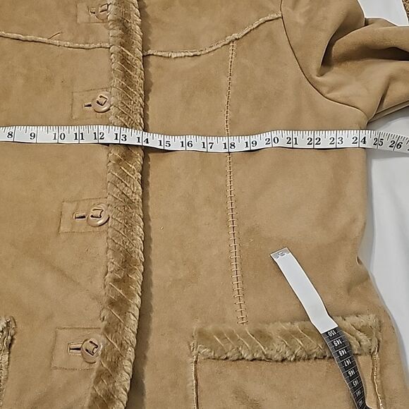 - St. John's Bay Faux Fur Vinrage Jacket  size XL tan color - Picture 3 of 10